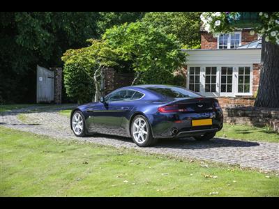 Aston Martin+Vantage